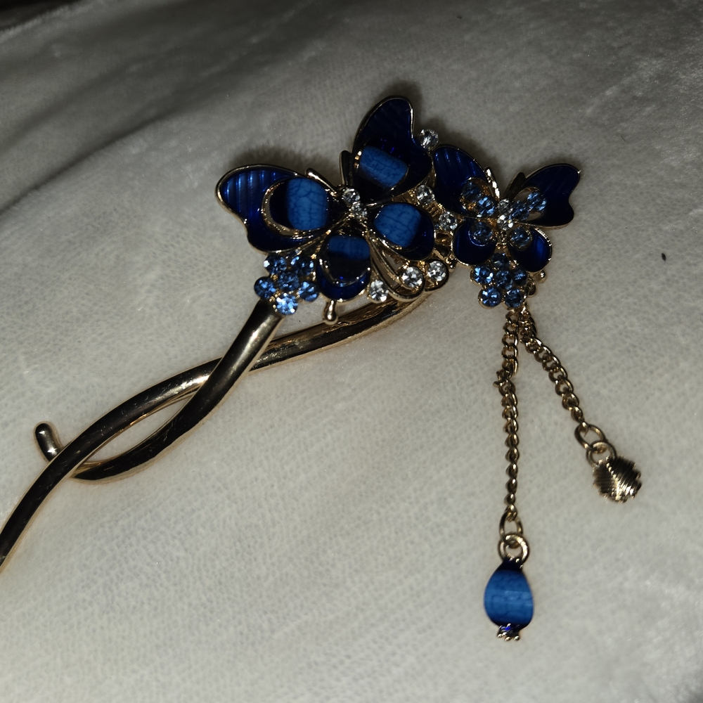 Elegant Blue Butterfly Hairpin
